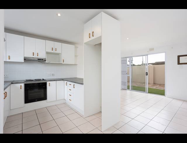 3 BEDROOM FREESTANDING TO LET IN MUIZENBERG